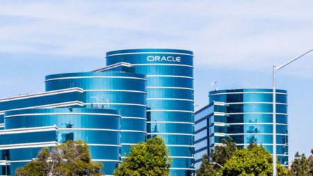 Oracle - World's Hottest Cloud Vendor